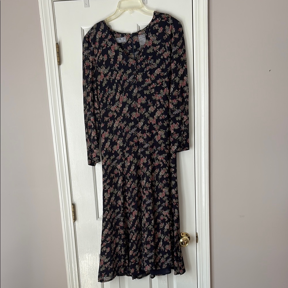 Claiborne vintage Floral Long Sleeve Dress